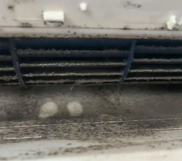 神农架林空调吹的风有股烧焦味是怎么回事